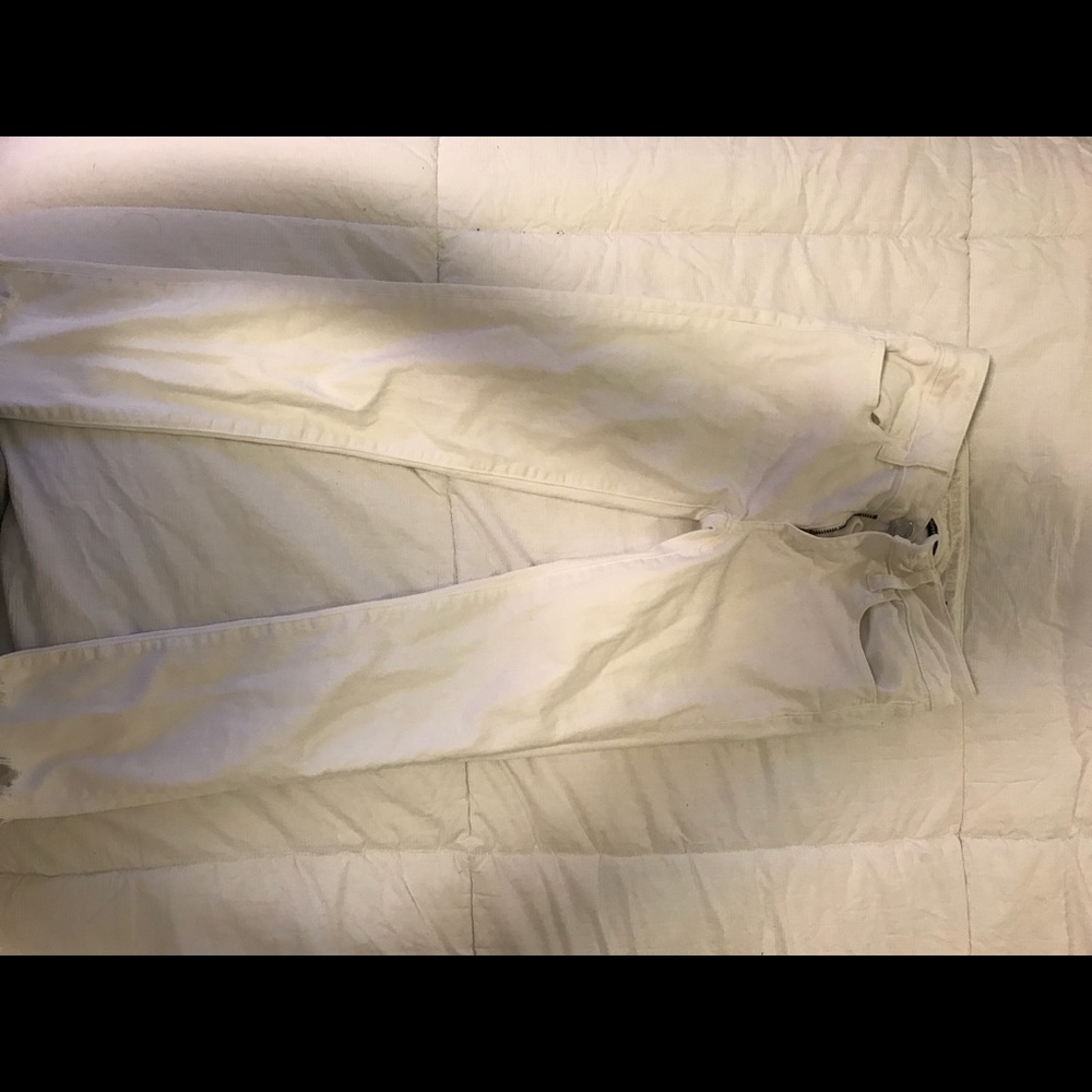 White crop American eagle jeans